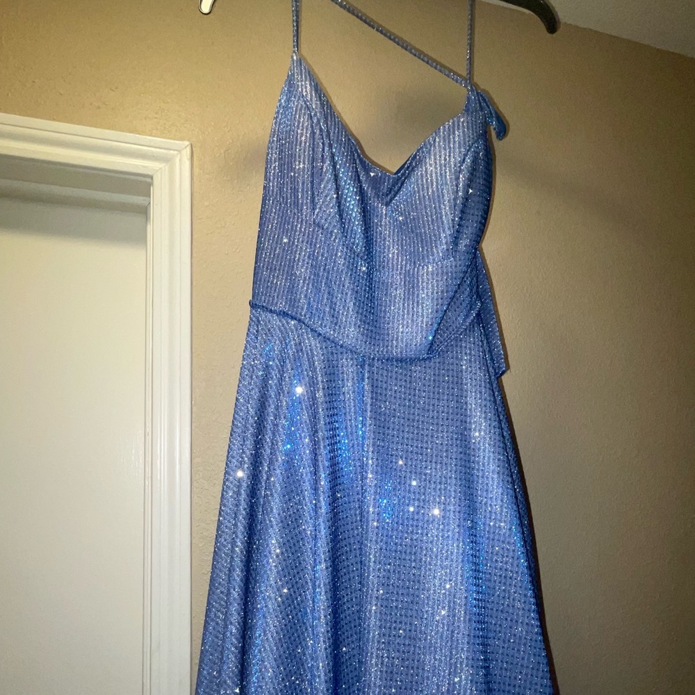 Prom Dress - Picture 4 of 6